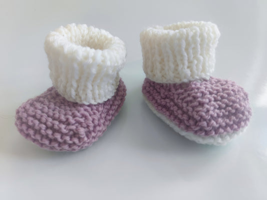 1 paar handgefertigte Baby Socken aus Wollmix rosa crèmefarbig