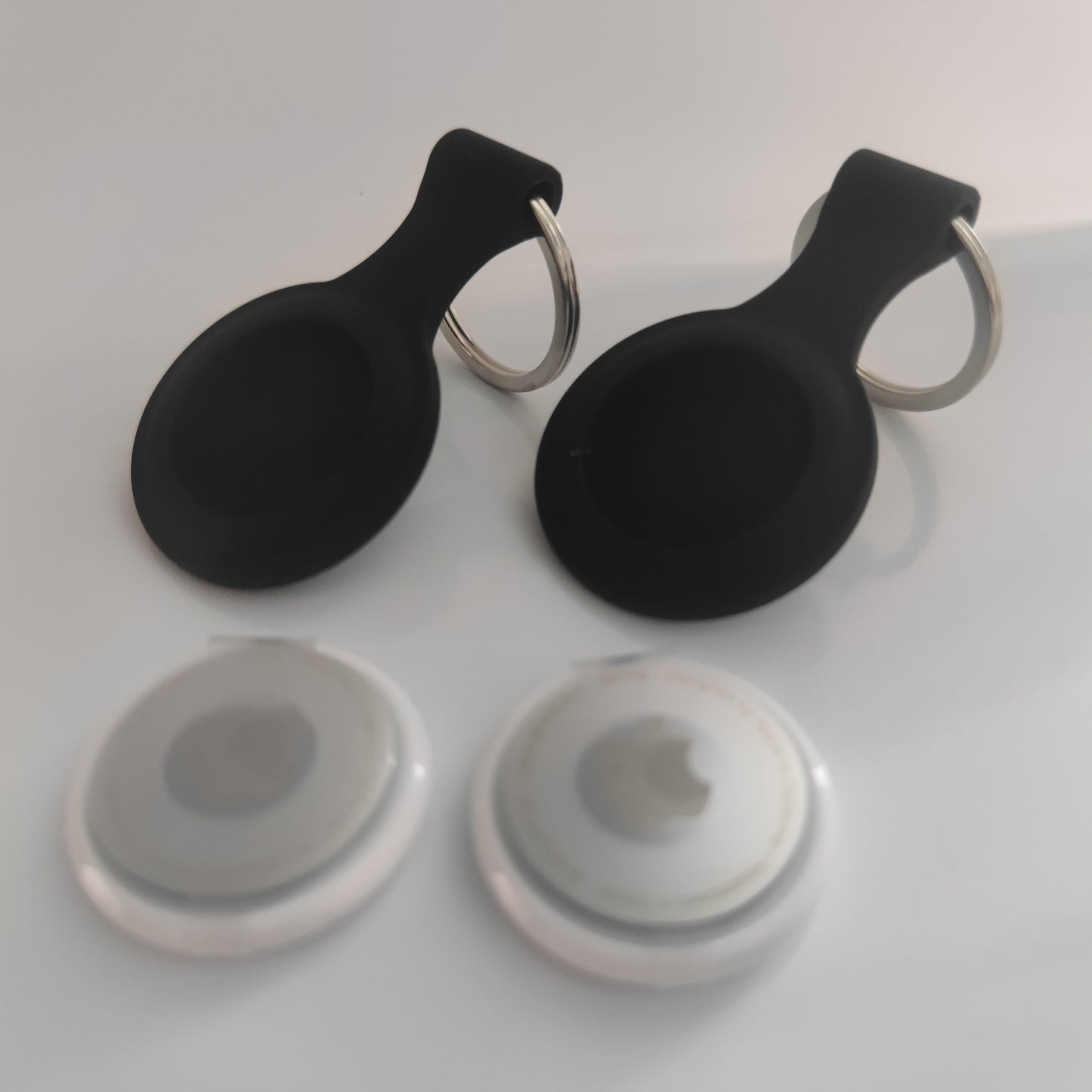 Set 2 NFC Tracker Apple AirTag with 2 silicone black pendants and metal ring