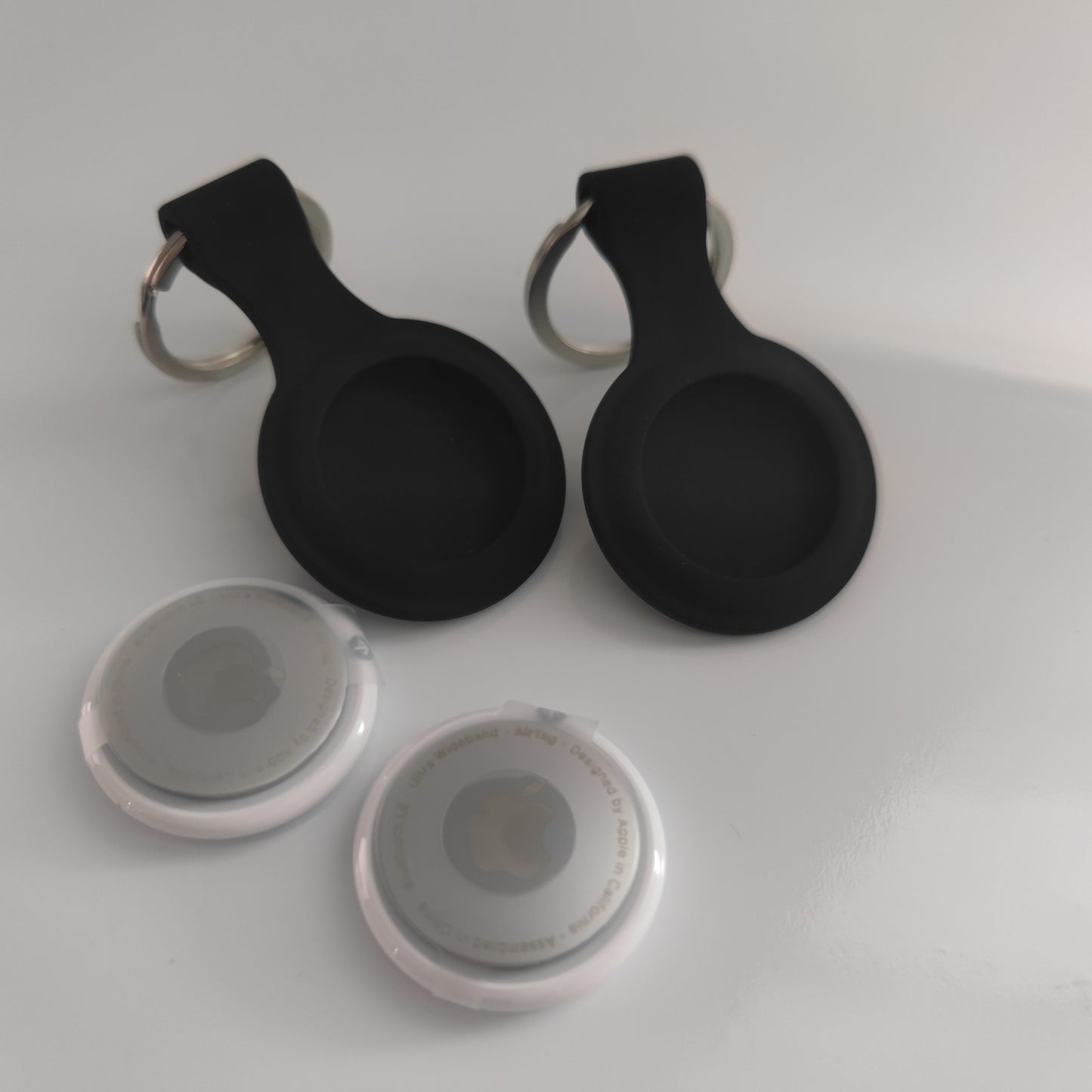 Set 2 NFC Tracker Apple AirTag with 2 silicone black pendants and metal ring