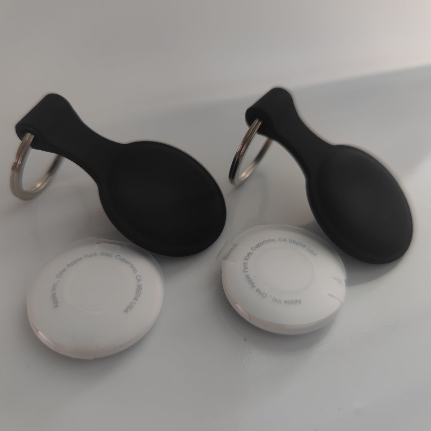 Set 2 NFC Tracker Apple AirTag with 2 silicone black pendants and metal ring