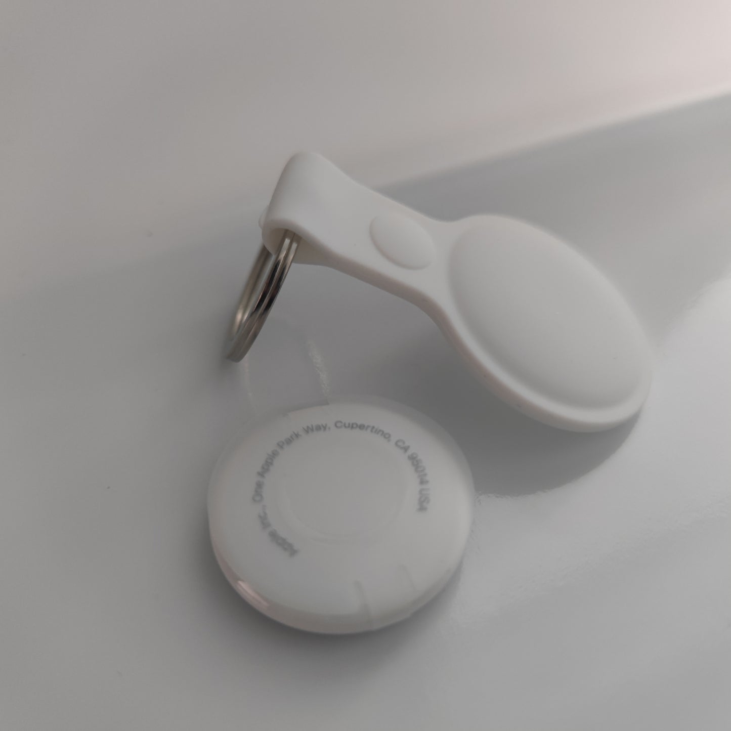 Set 1 Apple NFC AirTag Tracker mit Case Anhänger Schutzhülle Schlüsselanhänger weiss