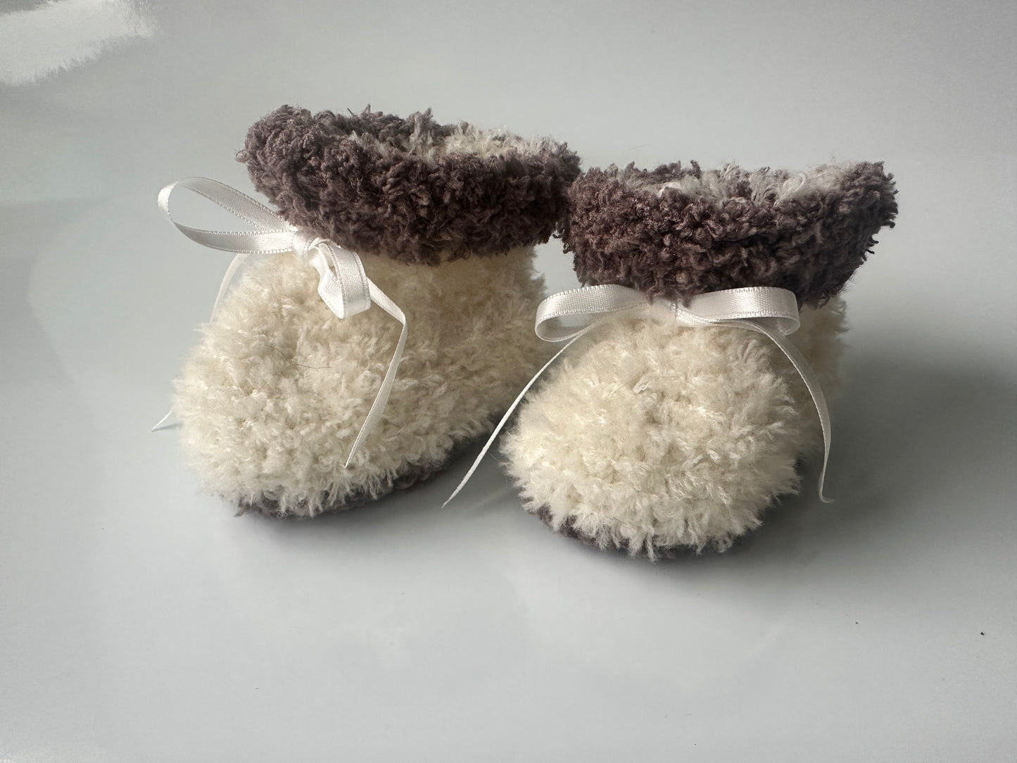 1 paar Baby Socken new born Wollmix braun/beige homemade Schweizer Manufaktur