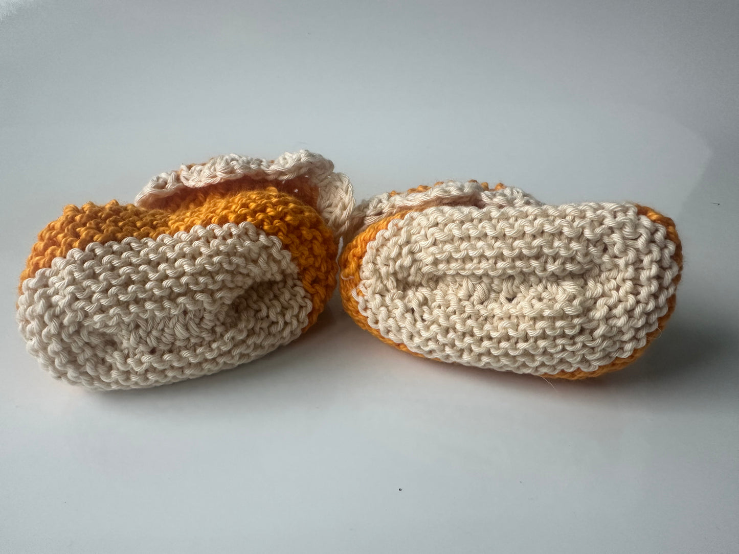 1 paar Baby Socken new born Wollmix oranje homemade Schweizer Manufaktur