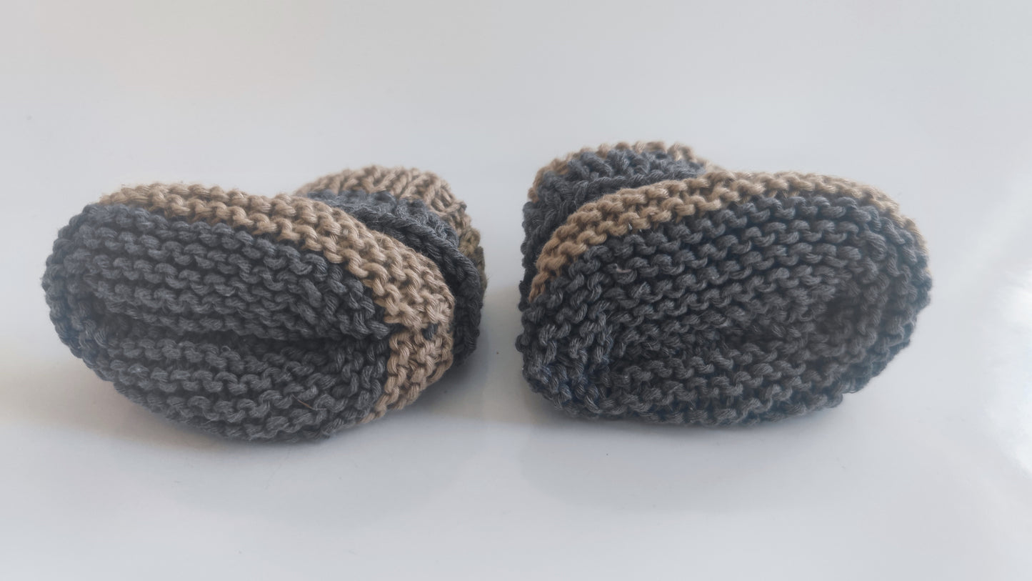 1 paar Baby Socken, reine Baumwolle mit Satinmäschali, born in Switzerland