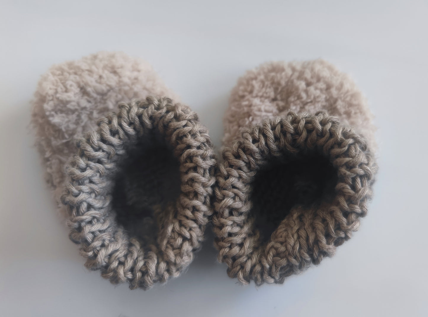 1 paar Baby Socken, reine Baumwolle mit Satinmäschali, born in Switzerland