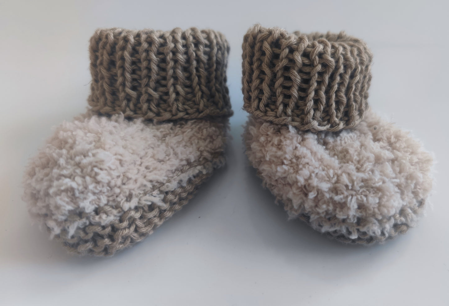 1 paar Baby Socken, reine Baumwolle mit Satinmäschali, born in Switzerland