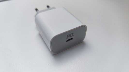 PD 20W USB-C Fast Charger 2-pin plug Power Adapter Z60E